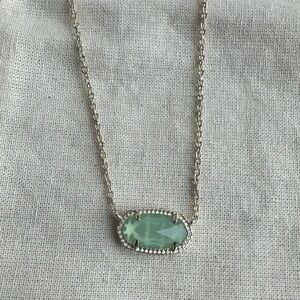 Kendra Scott necklace